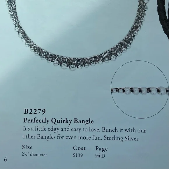 SilpAda perfectly quirky bangle - Picture 3 of 5